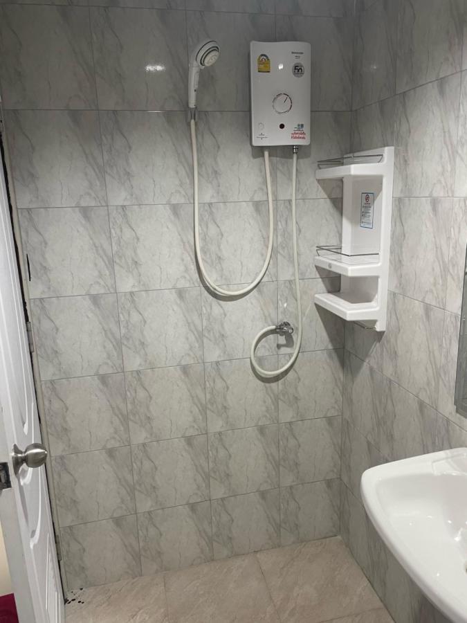 Happy Apple Guesthouse Pattaya Luaran gambar