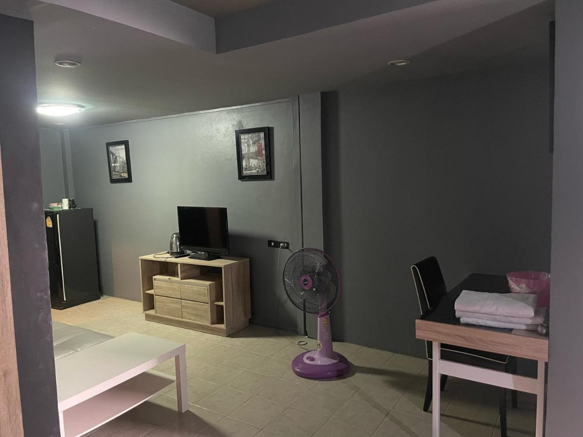 Happy Apple Guesthouse Pattaya Luaran gambar
