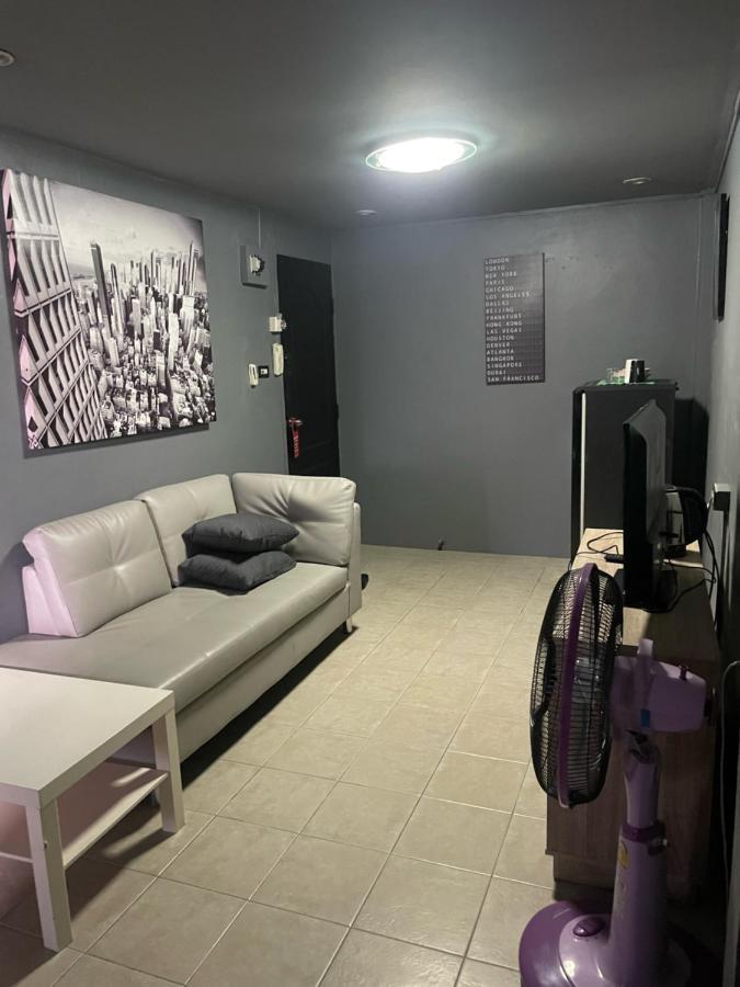 Happy Apple Guesthouse Pattaya Luaran gambar